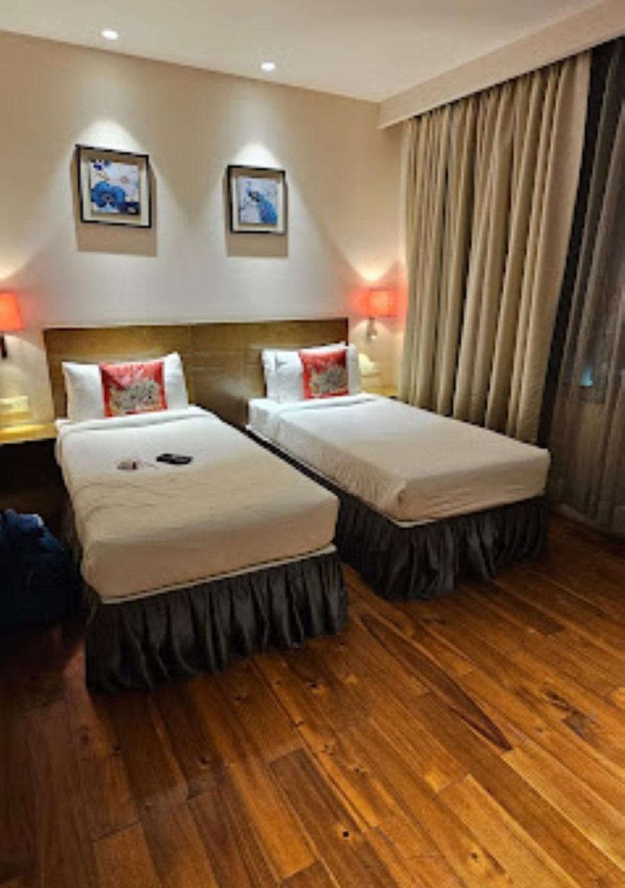 Hotel Le Lotus Grand Kakarmatha Exteriör bild