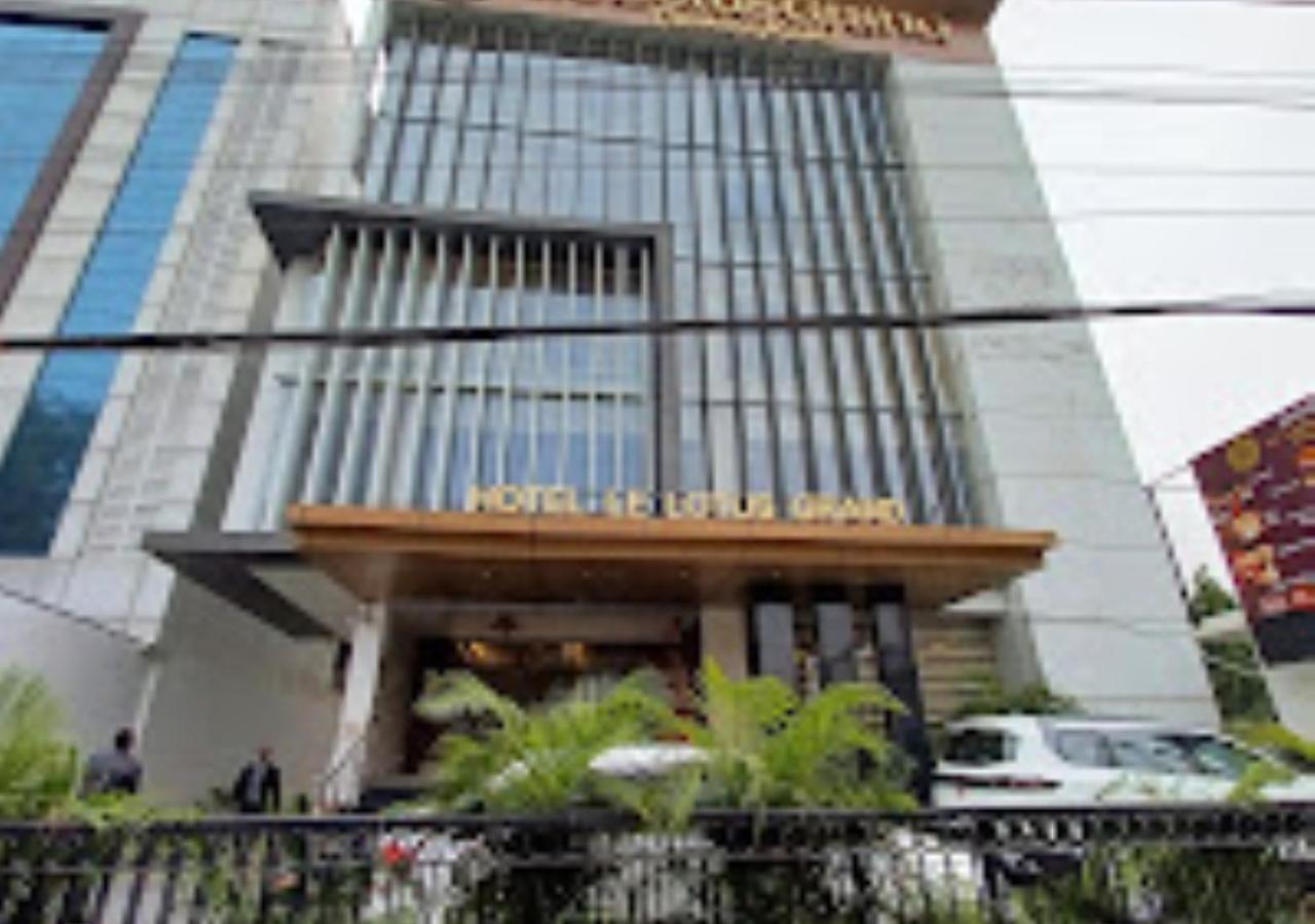 Hotel Le Lotus Grand Kakarmatha Exteriör bild