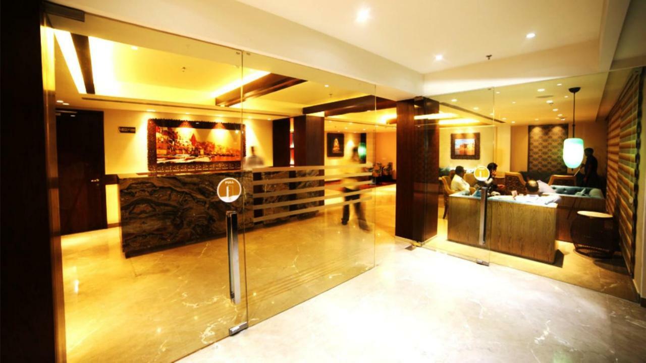 Hotel Le Lotus Grand Kakarmatha Exteriör bild