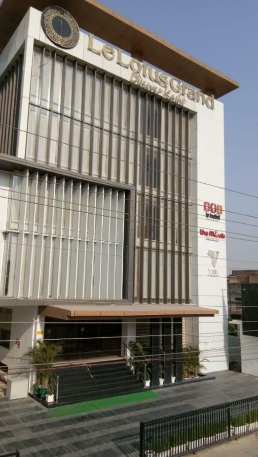 Hotel Le Lotus Grand Kakarmatha Exteriör bild